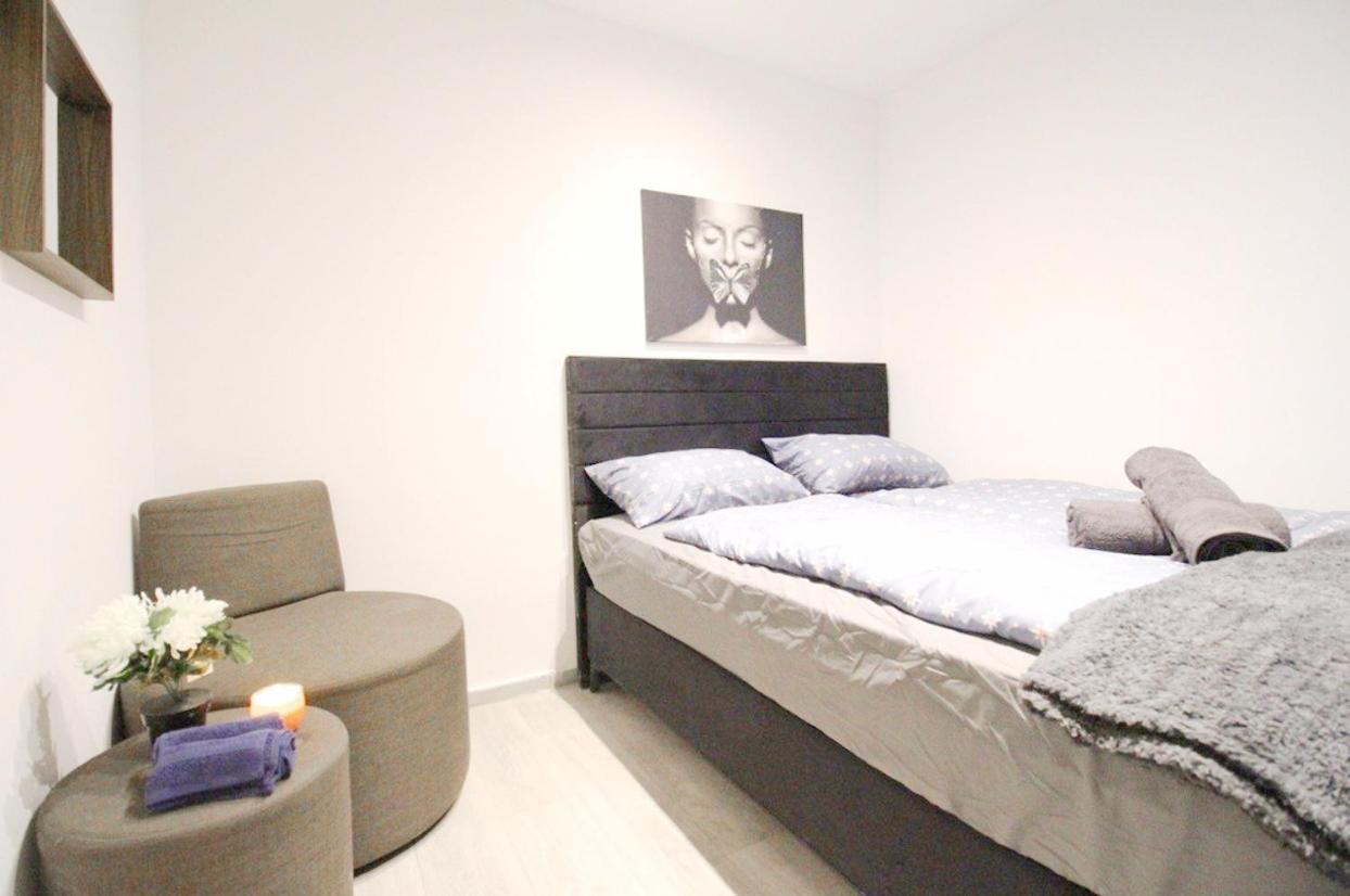 Comfortable Rooms In Akh Area Відень Екстер'єр фото