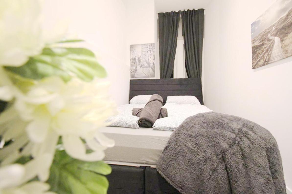 Comfortable Rooms In Akh Area Відень Екстер'єр фото
